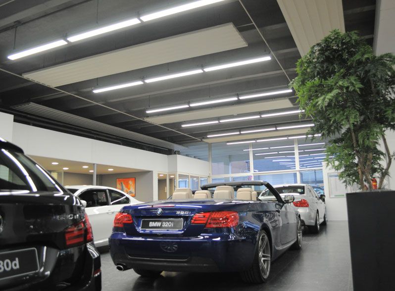 Hakvoort-kunstlicht-lijnverlichting-autodealer-led
